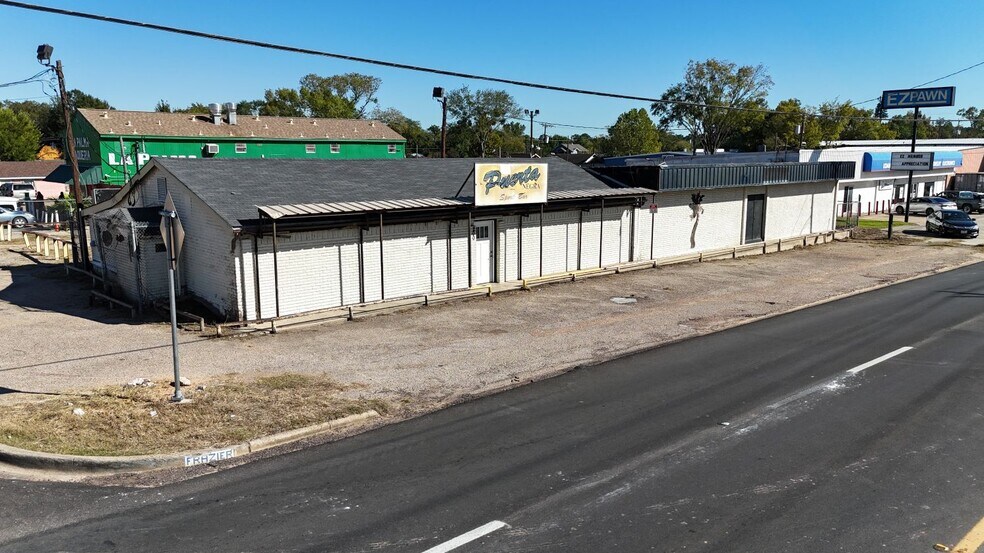 200 S Frazier St, Conroe, TX à vendre - Photo de l’immeuble – Image 2 sur 36