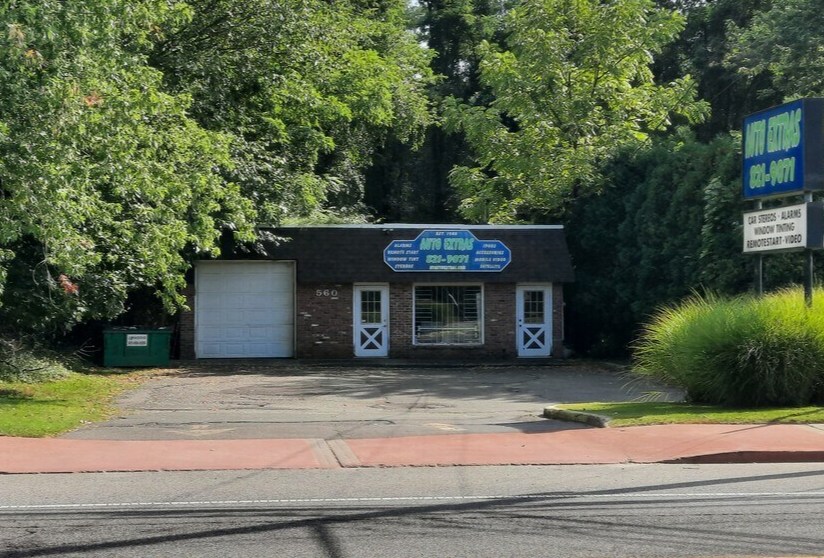 560 Rt-25a, Rocky Point, NY à vendre - Photo de l’immeuble – Image 1 sur 6