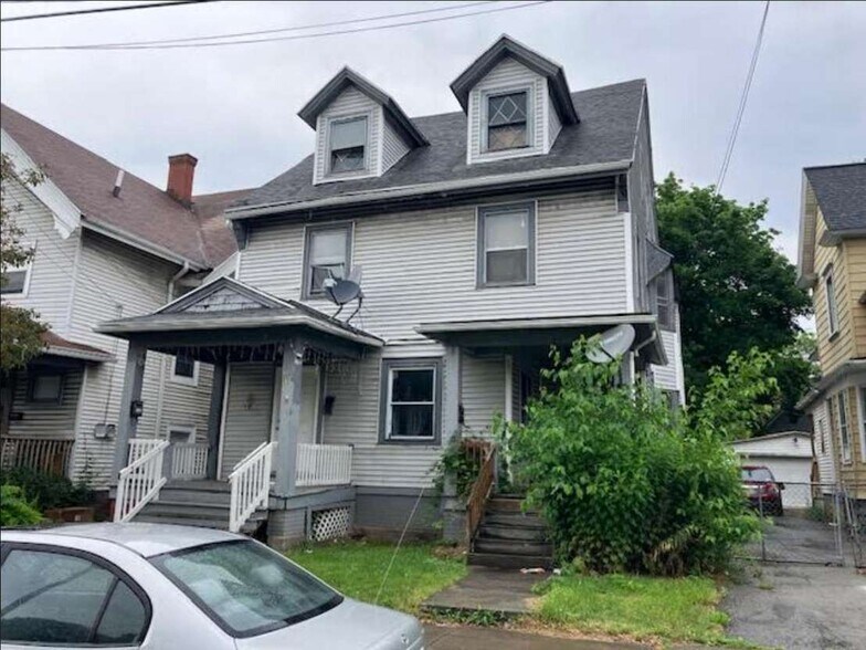 108 Clifford Ave, Rochester, NY à vendre - Photo principale – Image 1 sur 1