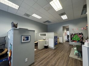 629-639 S B St, San Mateo, CA à louer Photo intérieure– Image 2 sur 16