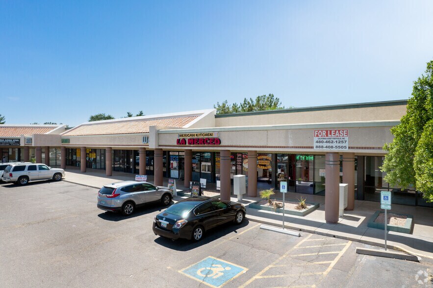825-855 W University Dr, Mesa, AZ à louer - Photo de l’immeuble – Image 3 sur 8