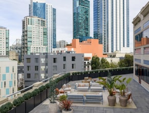 303 2nd St, San Francisco, CA à louer Photo intérieure– Image 2 sur 21