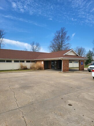 Plus de détails pour 320 N Lincoln St, East Prairie, MO - Santé à vendre