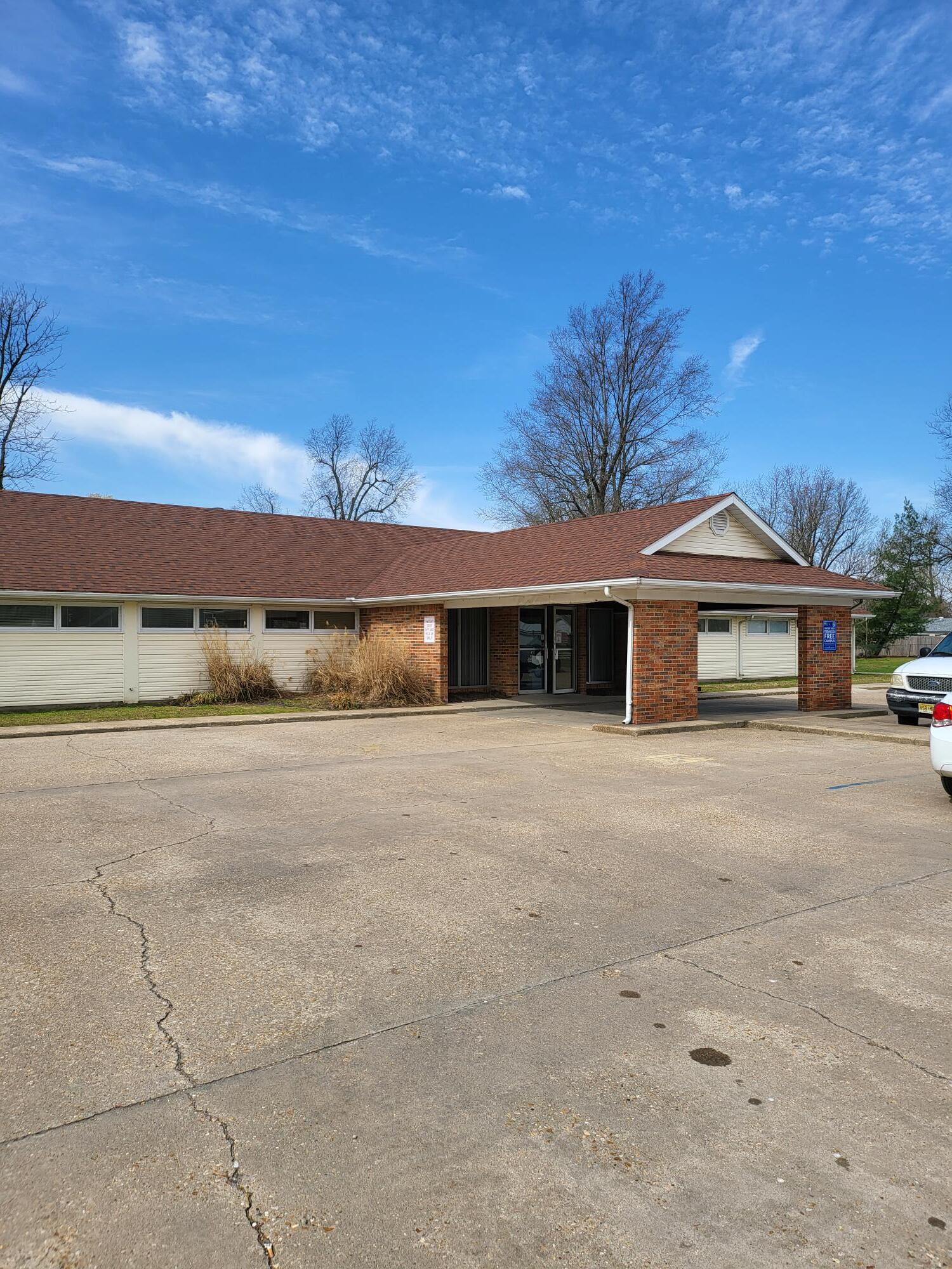 320 N Lincoln St, East Prairie, MO à vendre Photo principale– Image 1 sur 3