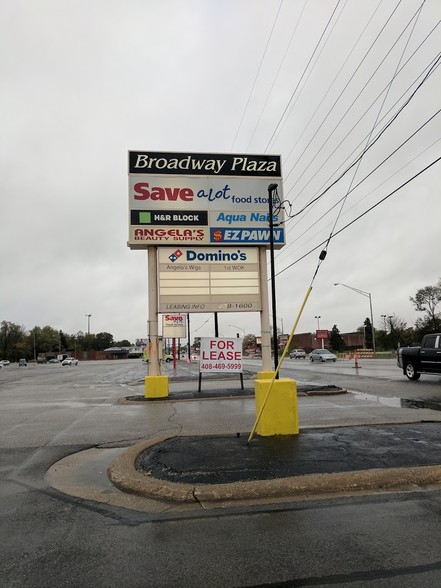 5400 Broadway, Merrillville, IN à louer - Photo principale – Image 1 sur 12