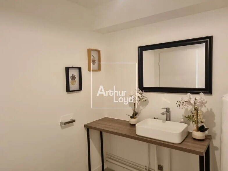 Local d'activités dans Melun à vendre - Photo de l’immeuble – Image 3 sur 7