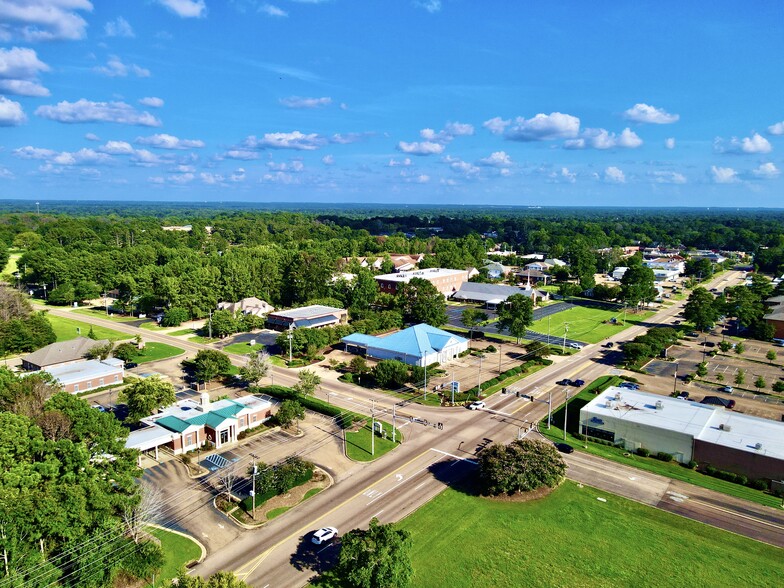 740 S Pear Orchard Rd, Ridgeland, MS à vendre - Photo de l’immeuble – Image 2 sur 10