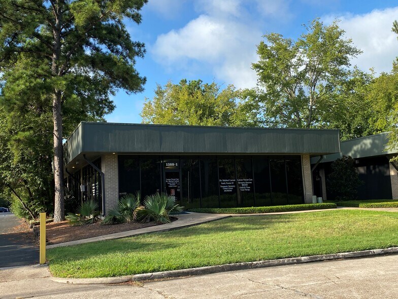 1388 Stonehollow Dr, Humble, TX à louer - Photo de l’immeuble – Image 3 sur 8