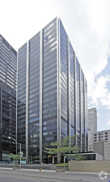 120 Adelaide St W, Toronto, ON à louer - Photo de l’immeuble – Image 3 sur 28