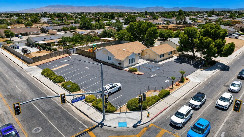 12883 Amethyst Rd, Victorville, CA à vendre - Photo de l’immeuble – Image 1 sur 21