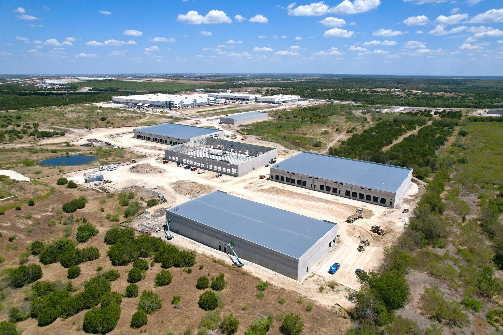 9500 Decker Ln, Austin, TX à louer Photo de l’immeuble– Image 1 sur 11