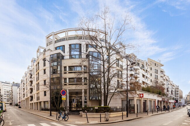 Plus de détails pour 3 Bis Rue D'Arsonval, Paris - Local commercial à louer