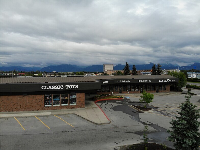 341 E Benson Blvd, Anchorage, AK à louer - Photo de l’immeuble – Image 1 sur 3