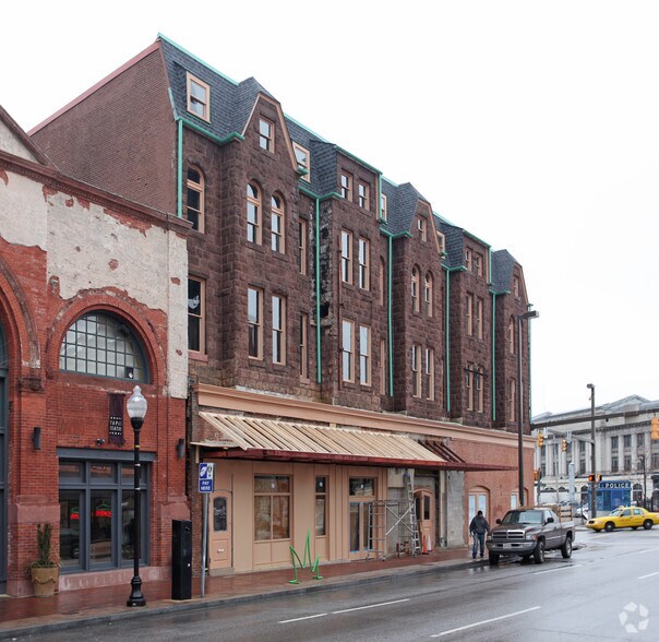 1701-1709 N Charles St, Baltimore, MD à louer - Photo de l’immeuble – Image 3 sur 3