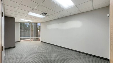 3585 E Flamingo Rd, Las Vegas, NV à louer Photo intérieure– Image 1 sur 7