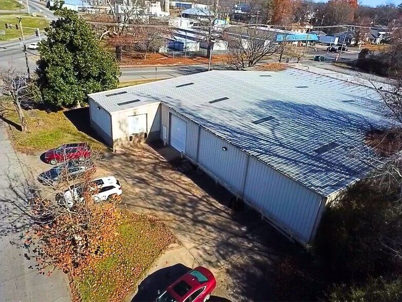 600 S Plum St, Pine Bluff, AR à louer - Photo de l’immeuble – Image 2 sur 6