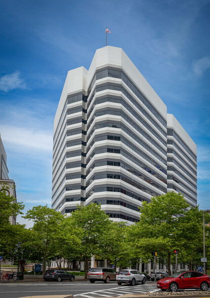 7500 Old Georgetown Rd, Bethesda, MD à louer - Photo de l’immeuble – Image 1 sur 31
