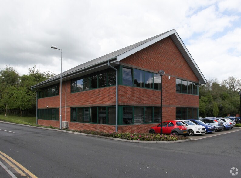 8 Blenheim Rd, Marlborough à vendre - Photo de l’immeuble – Image 3 sur 3