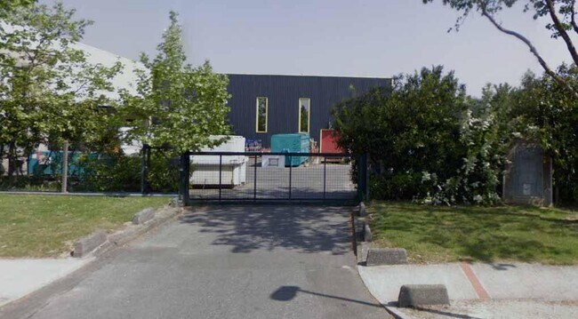 Plus de détails pour Bureau, Industriel/Logistique à louer