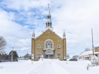 Plus de détails pour 27 Rue De L'église S, Lacolle, QC - Spécialisé à vendre
