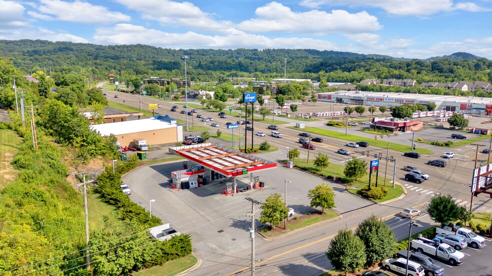 1800 E Stone Dr, Kingsport, TN à vendre - Photo de l’immeuble – Image 2 sur 9