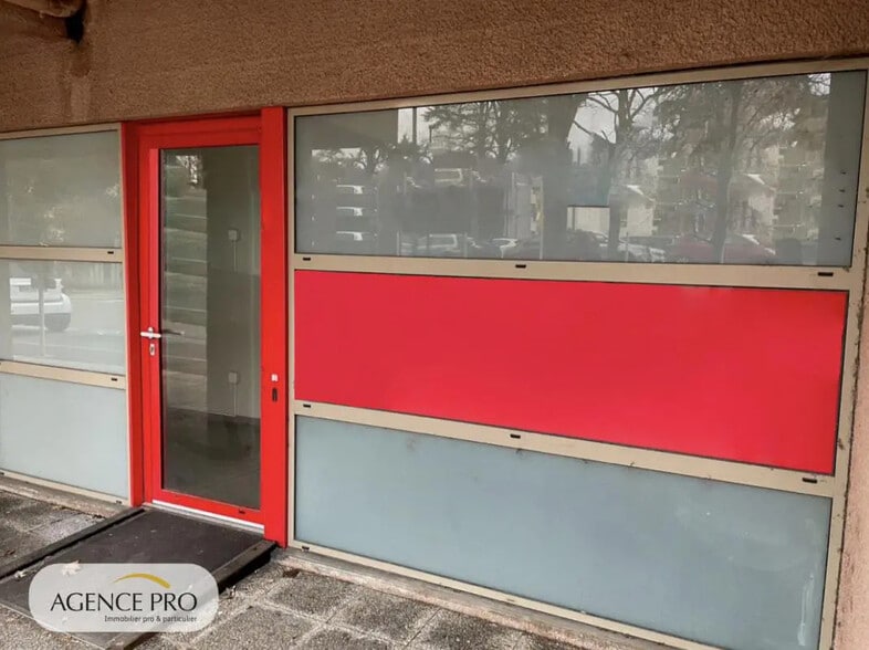 Local d’activités dans Montauban à louer - Photo de l’immeuble – Image 1 sur 8