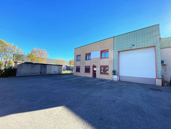 Plus de détails pour 16 Rue André Sentuc, Vénissieux - Local d’activités à vendre