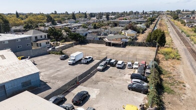 10441 Edes Ave, Oakland, CA à louer Aérien– Image 2 sur 2