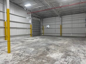 10700 NW 36th Ave, Miami, FL à louer Photo intérieure– Image 1 sur 5