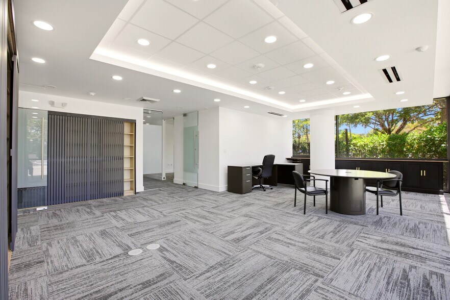 6625 Miami Lakes Dr, Miami Lakes, FL à louer - Photo de l’immeuble – Image 2 sur 19