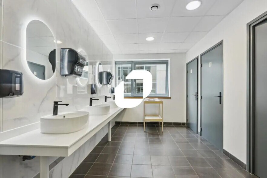 Bureau dans Lognes à louer - Photo de l’immeuble – Image 3 sur 11