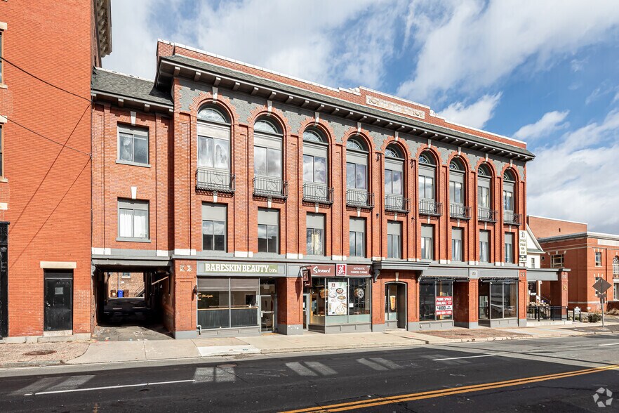 62 Washington St, Middletown, CT à louer - Photo principale – Image 1 sur 33