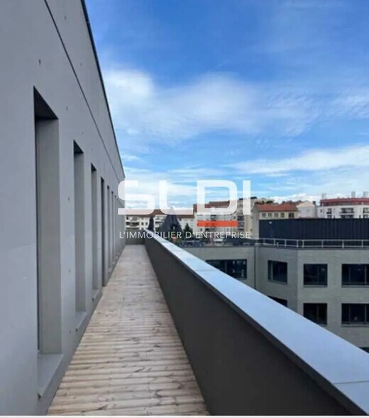Bureau dans Villeurbanne à louer - Photo de l’immeuble – Image 3 sur 6