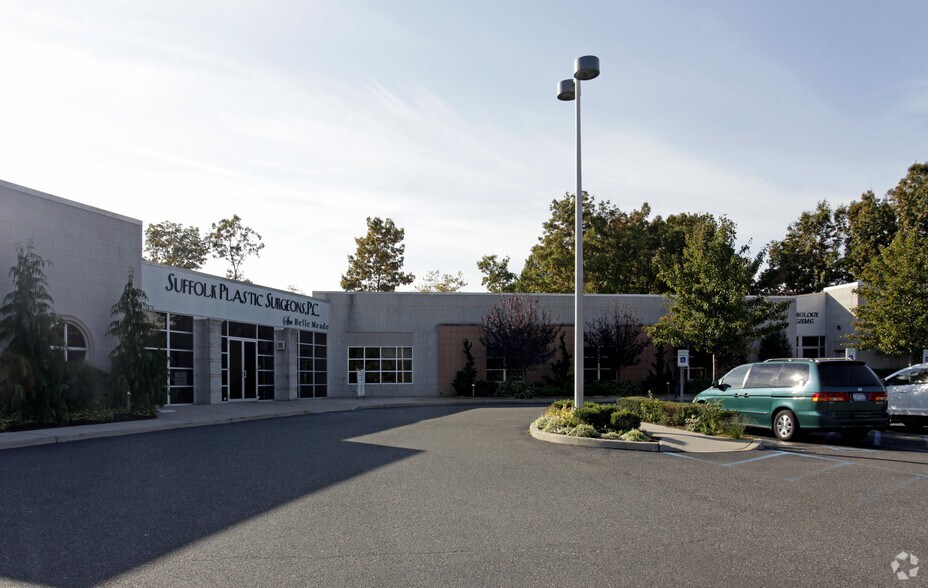179 N Belle Mead Rd, Setauket, NY à louer - Photo de l’immeuble – Image 2 sur 4