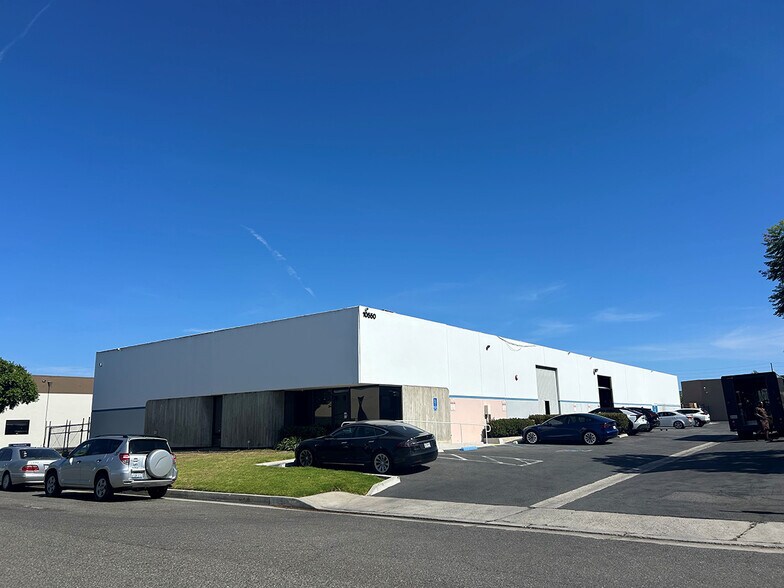 10550 Lawson River Ave, Fountain Valley, CA à louer - Photo de l’immeuble – Image 1 sur 5
