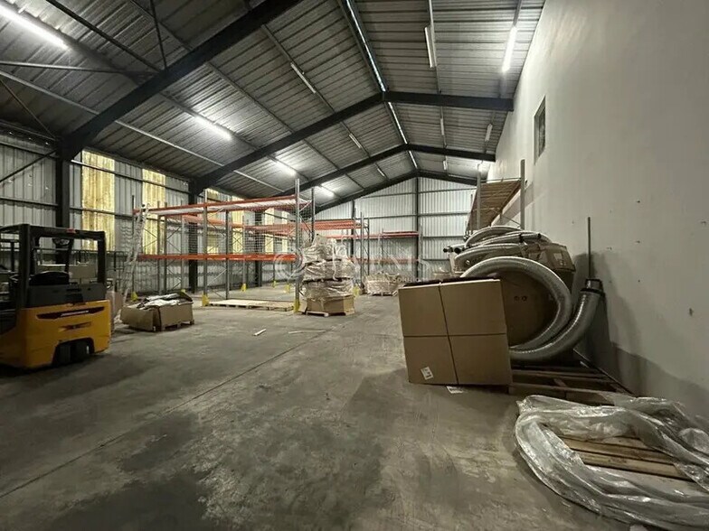 Industriel/Logistique dans Bages à louer - Photo intérieure – Image 3 sur 9