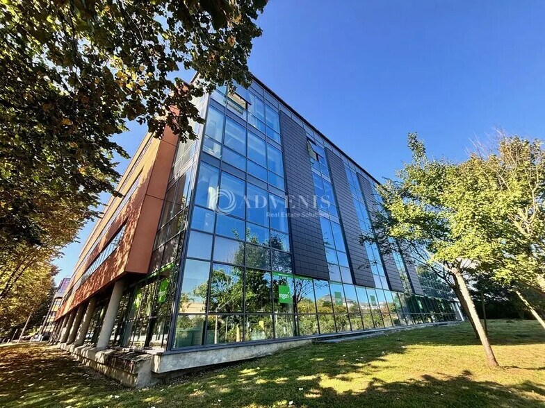 Bureau dans Créteil à louer - Photo de l’immeuble – Image 1 sur 12