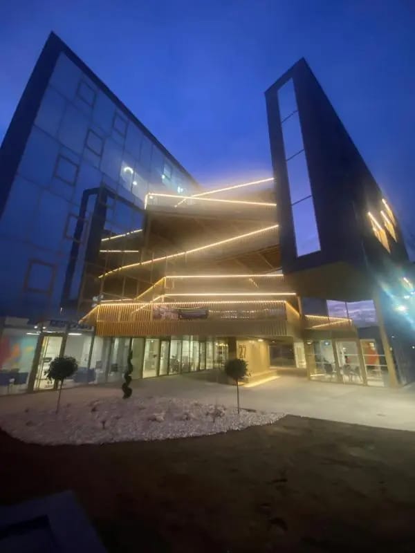 Bureau dans Saint-Étienne à vendre Photo de l’immeuble– Image 1 sur 4