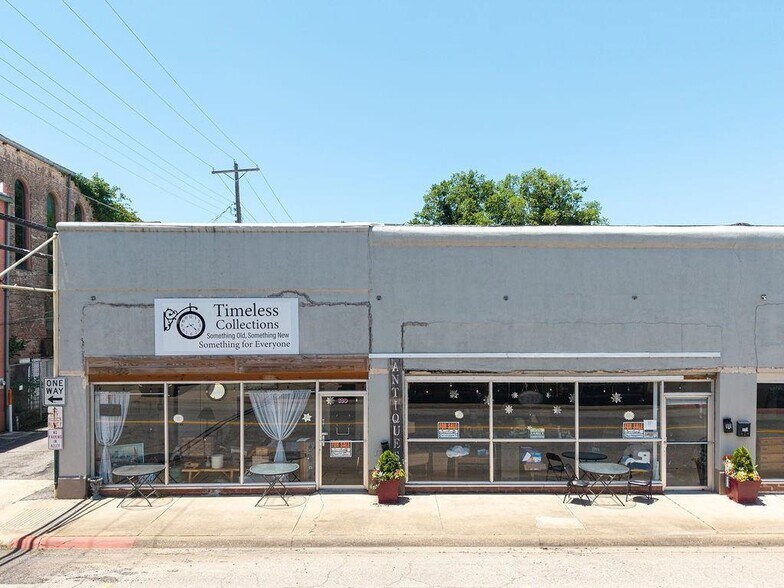 111 N 3rd St, Ozark, AR à vendre - Photo de l’immeuble – Image 3 sur 57