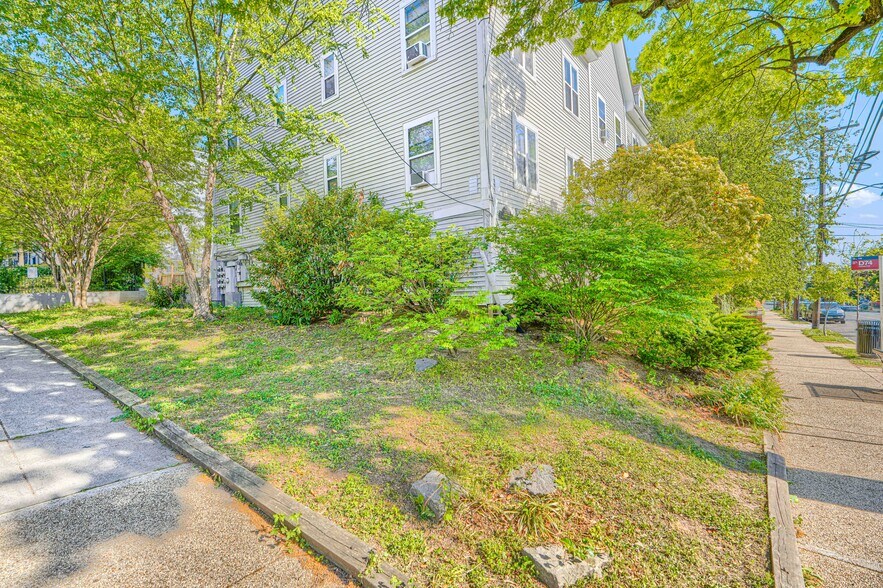 2635 12th St NE, Washington, DC à vendre - Photo de l’immeuble – Image 2 sur 17