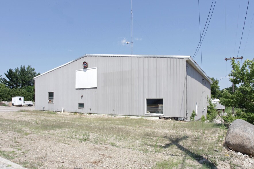 1365 E Main St, Edmore, MI à vendre - Photo principale – Image 1 sur 2