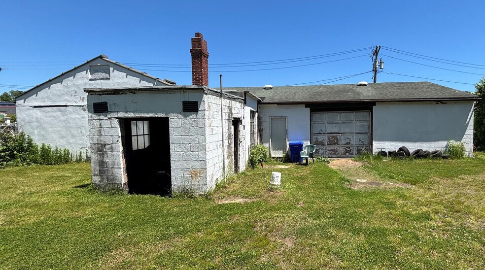 75 Pease Ave, Middletown, CT à vendre - Photo de l’immeuble – Image 2 sur 5