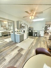 2300 W 31st St, Lawrence, KS à louer Photo intérieure– Image 1 sur 5