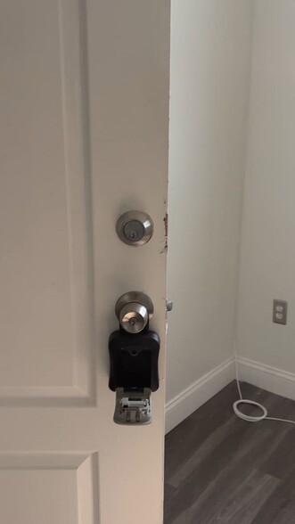 1004 Reisterstown Rd, Pikesville, MD à louer - Vidéo sur l’annonce professionnelle – Image 3 sur 27