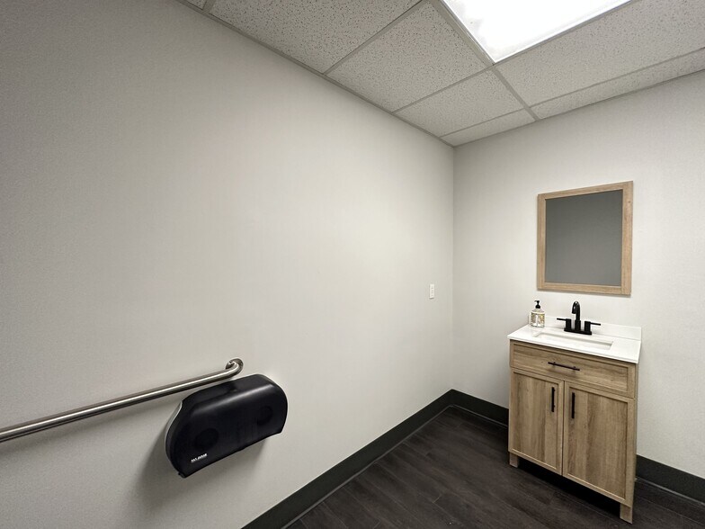 6015 Morrow St E, Jacksonville, FL à louer - Photo intérieure – Image 3 sur 11