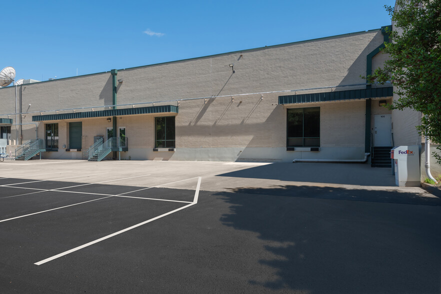 3871 Lakefield Dr, Suwanee, GA à louer - Photo de l’immeuble – Image 3 sur 4