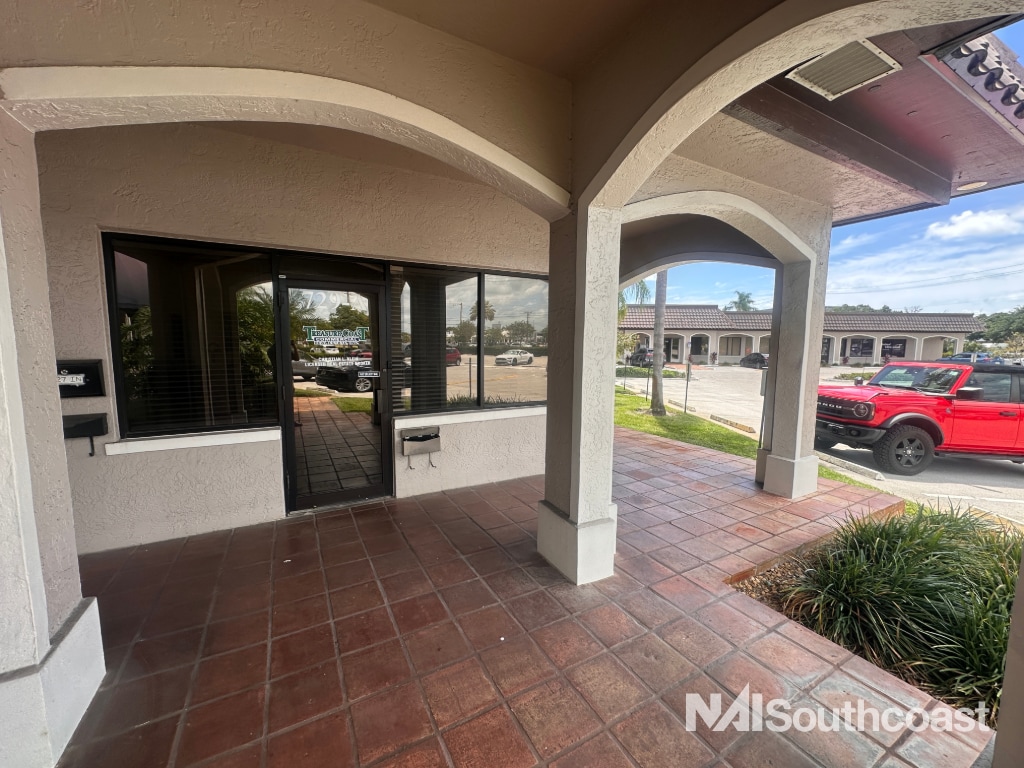 715-735 Colorado Ave, Stuart, FL à louer Photo intérieure– Image 1 sur 6