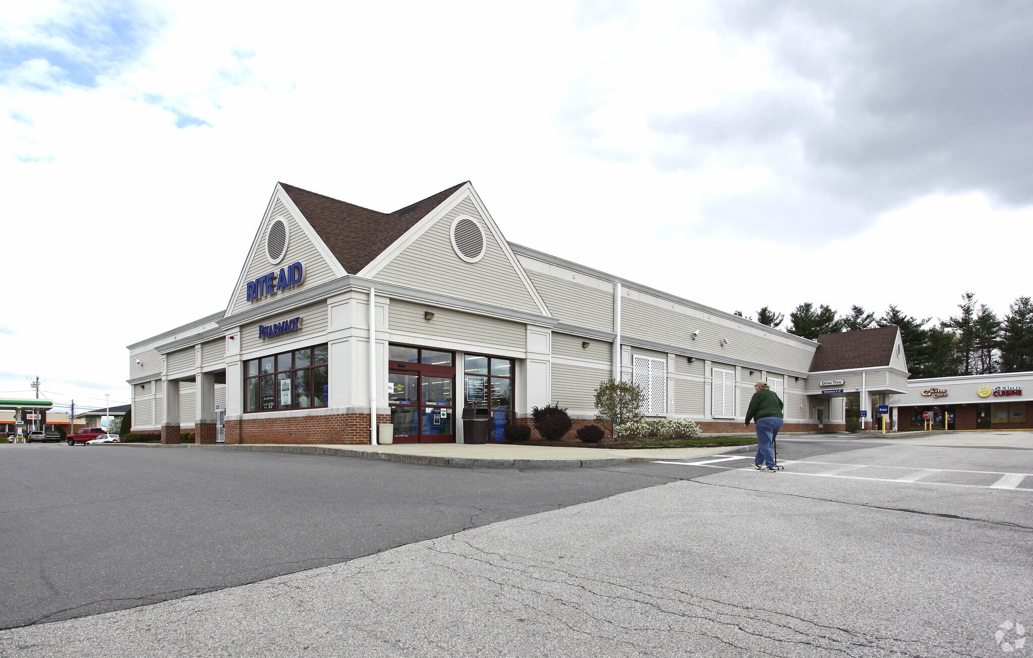 123 Nashua Rd, Londonderry, NH à louer Photo principale– Image 1 sur 8