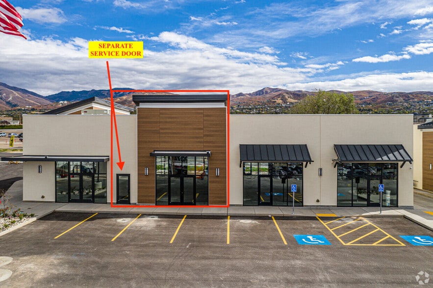 2440 S Main St, Woods Cross, UT à louer - Photo de l’immeuble – Image 2 sur 9