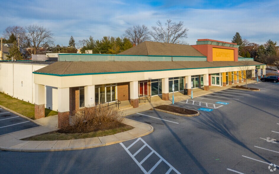 401-403 West Chester Pike, Havertown, PA à louer - Photo principale – Image 1 sur 4